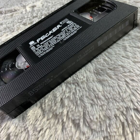 Pecker VHS 1998 Comedy Drama Movie Edward Furlong Christina Ricci - Picture 6 of 12